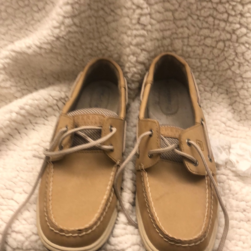 Sperry’s Ladies Tan Shoes